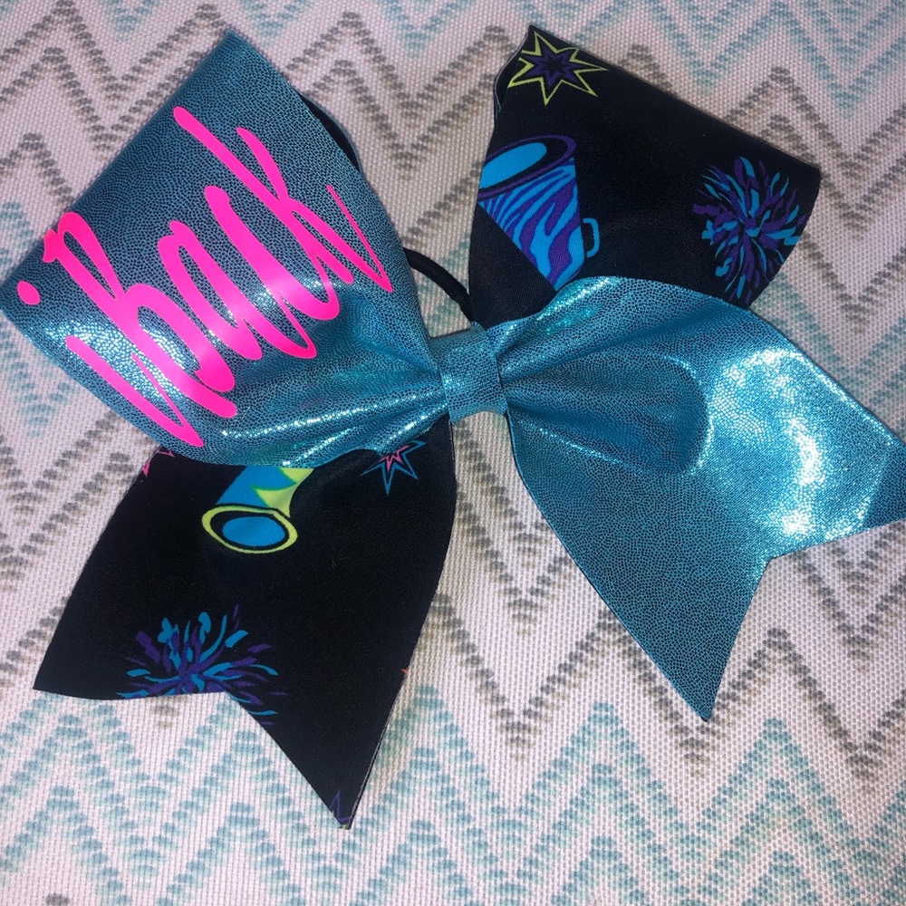Cheer bow - Picture 4 of 4